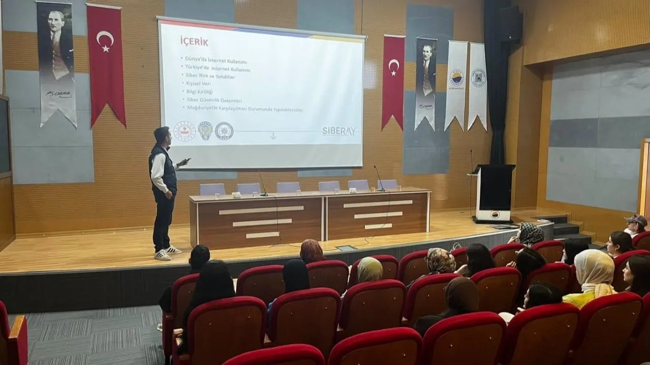 Sinop&rsquo;ta gen&ccedil;lere uyuşturucuya karşı farkındalık eğitimi