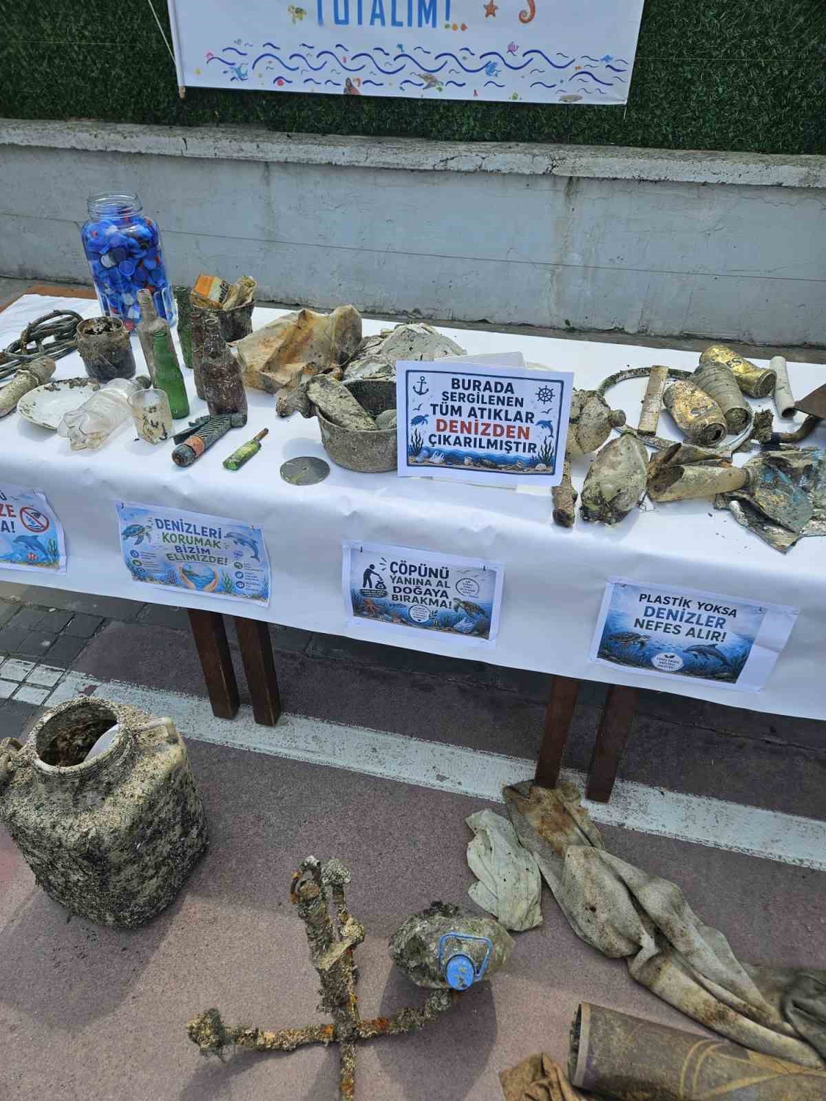 Polis bu kez mavi vatan için temizlik operasyonu yaptı