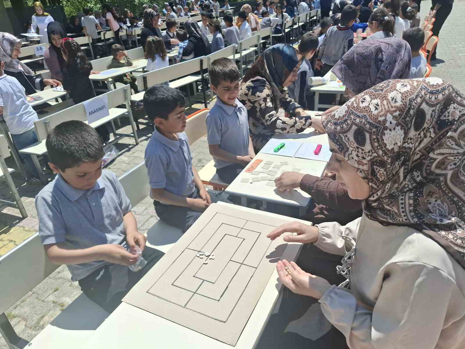 Erimli&rsquo;de akıl ve zeka oyunları turnuvası d&uuml;zenlendi