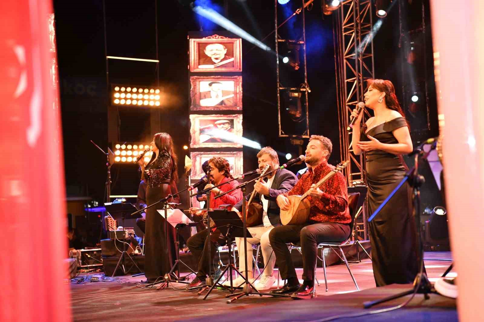 Neşet Ertaş Kültür ve Müzik Festivali’nde meydan doldu taştı