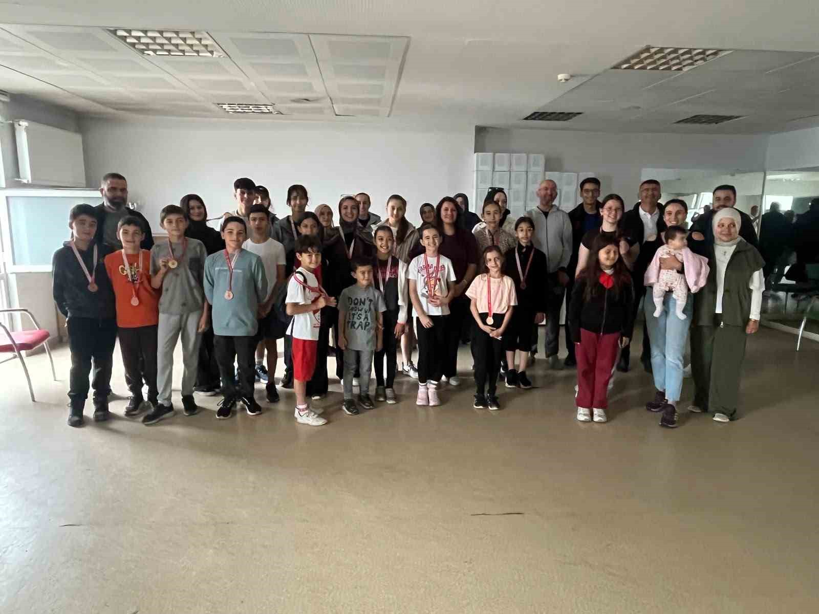 Sağanak yağmur oryantiring heyecanını durduramadı