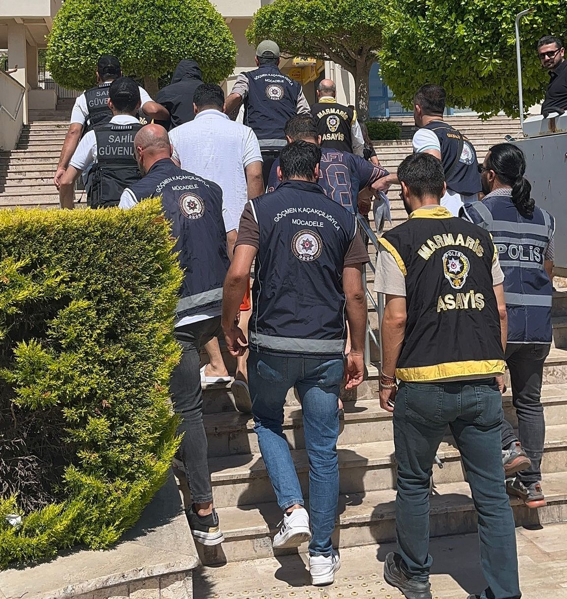 Marmaris’te göçmen kaçakçılığı operasyonu: 7 şüpheli adliyeye sevk edildi
