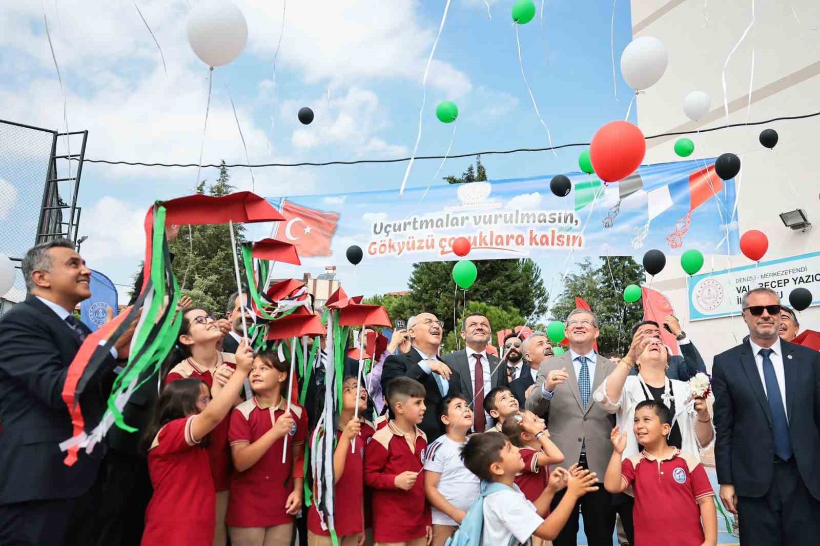 Denizli’de yeni eğitim-öğretim yılı heyecanı coşkuyla başladı