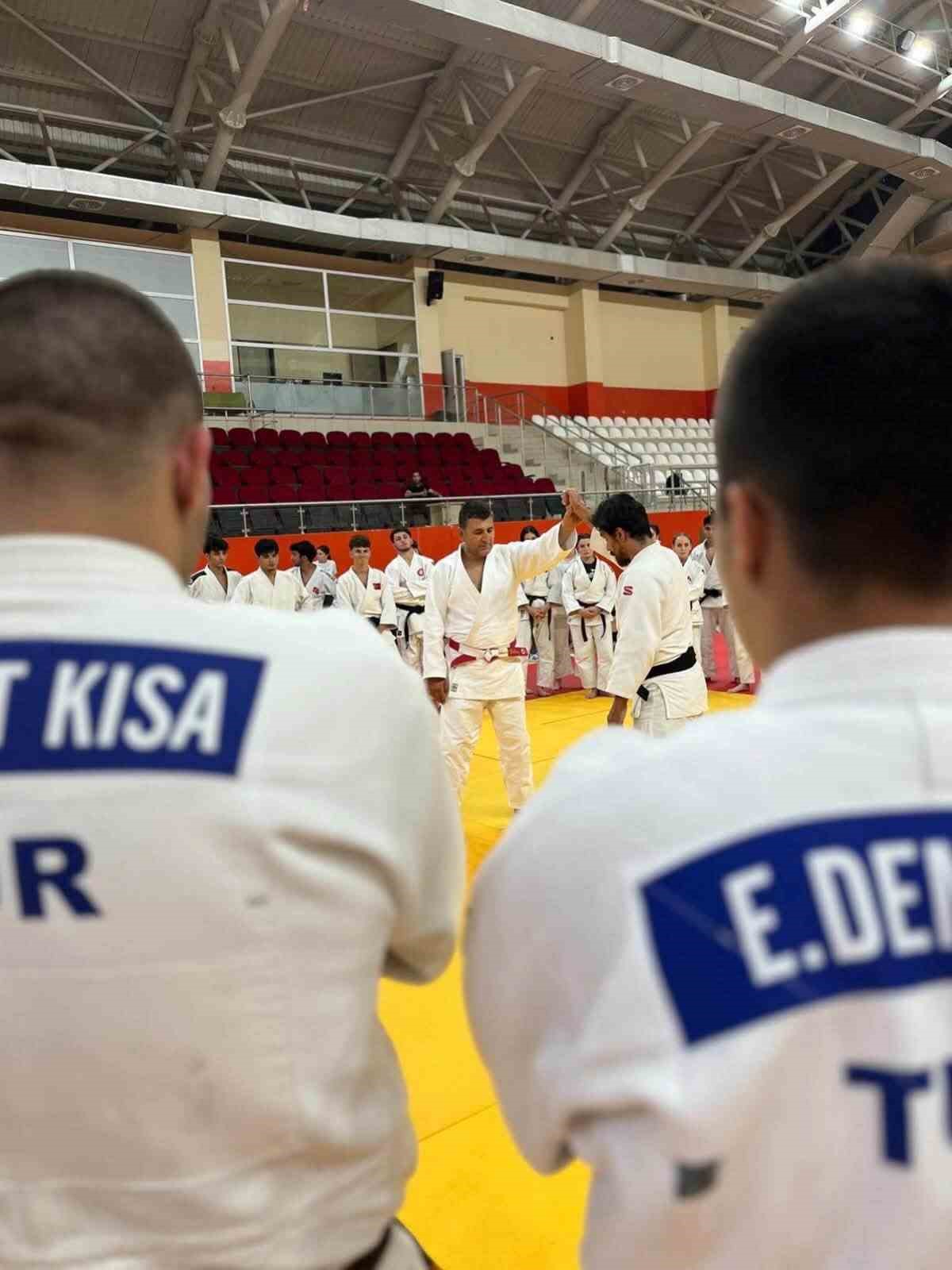 Bilecik&rsquo;te 58 judocu sınav i&ccedil;in ter d&ouml;kt&uuml;