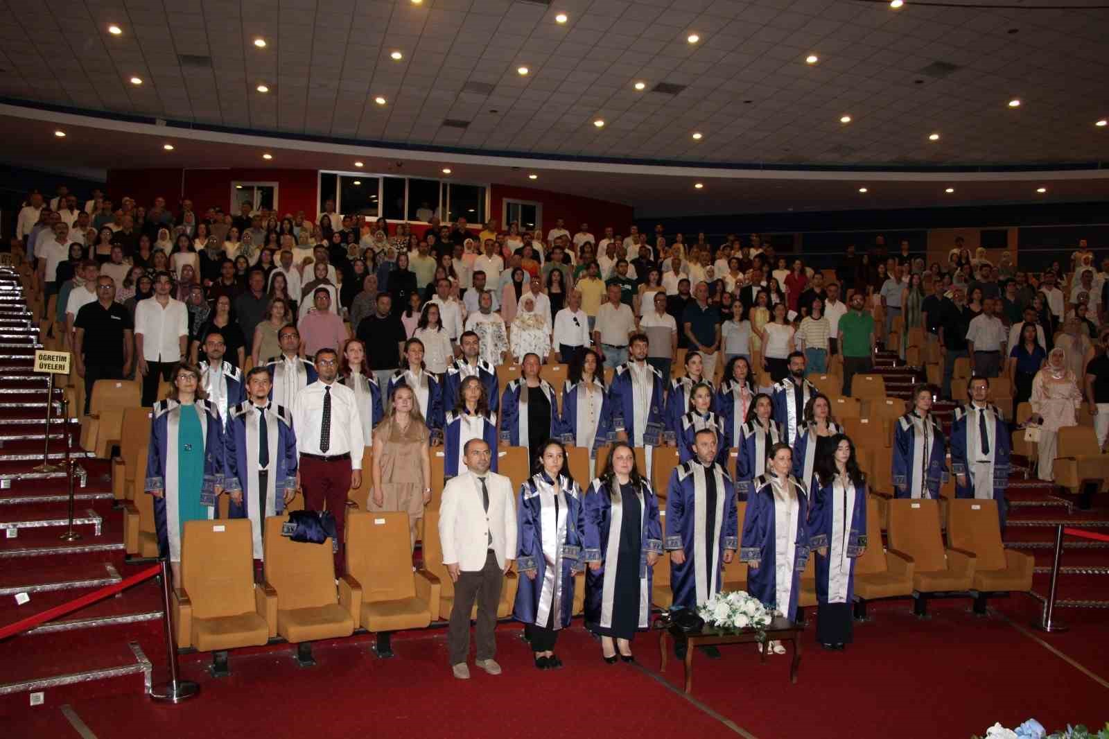 ADÜ Diş Hekimliği Fakültesi 8. Dönem mezunlarını uğurladı