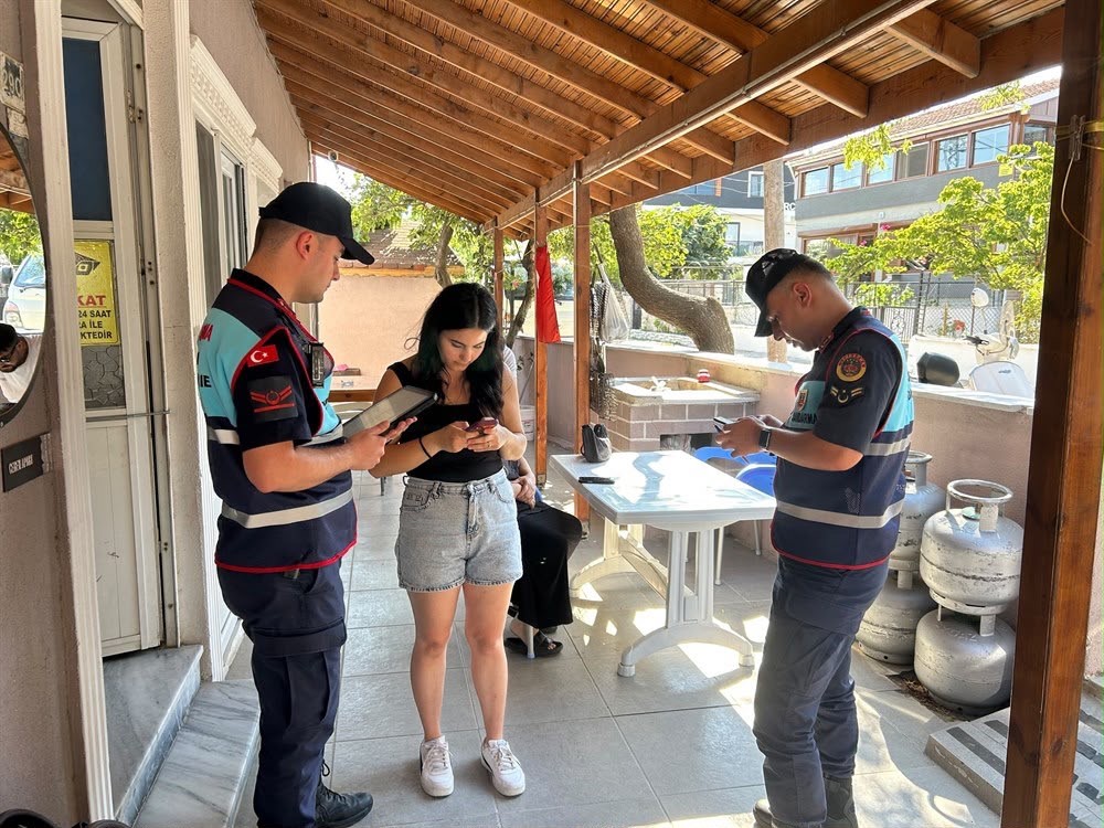 Avşa Adası’nda huzur uygulaması: 22 aranan şüpheli yakalandı