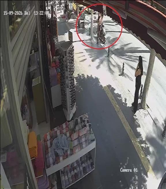 Yayaya yol veren araçların arasından geldi, yayaya çarpıp kaçtı
