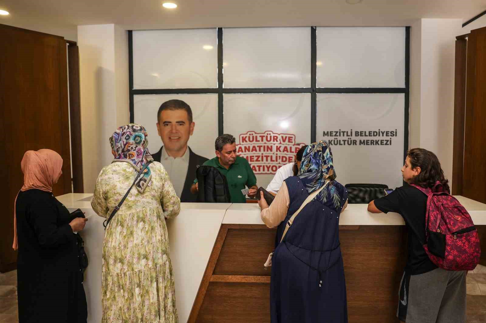 Mersin’de öğrencilere kırtasiye desteği