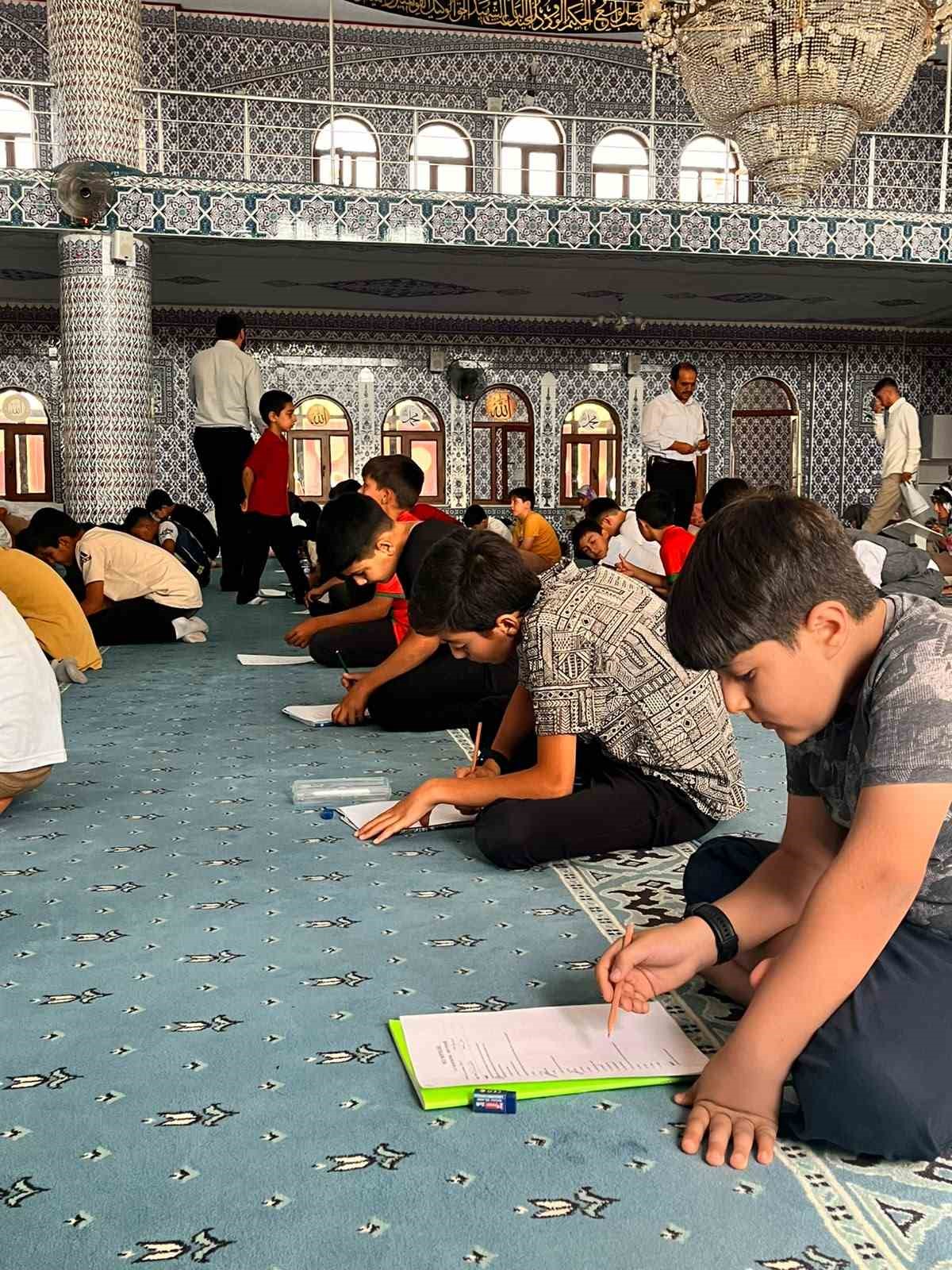 Dicle’de yaz Kur’an kursları arası bilgi yarışması gerçekleştirildi