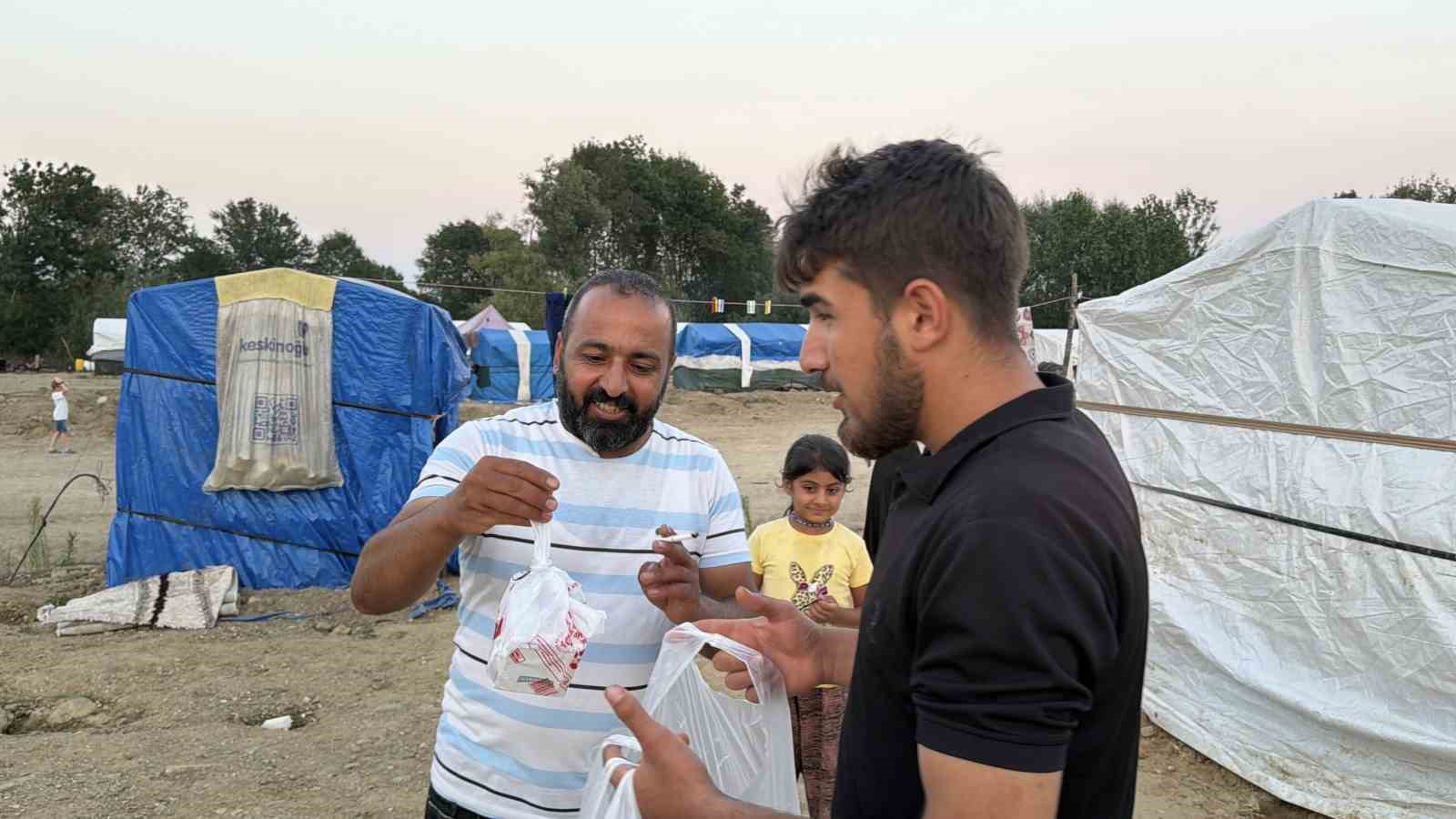Belediye başkanı ve kaymakam, fındık işçileriyle buluştu