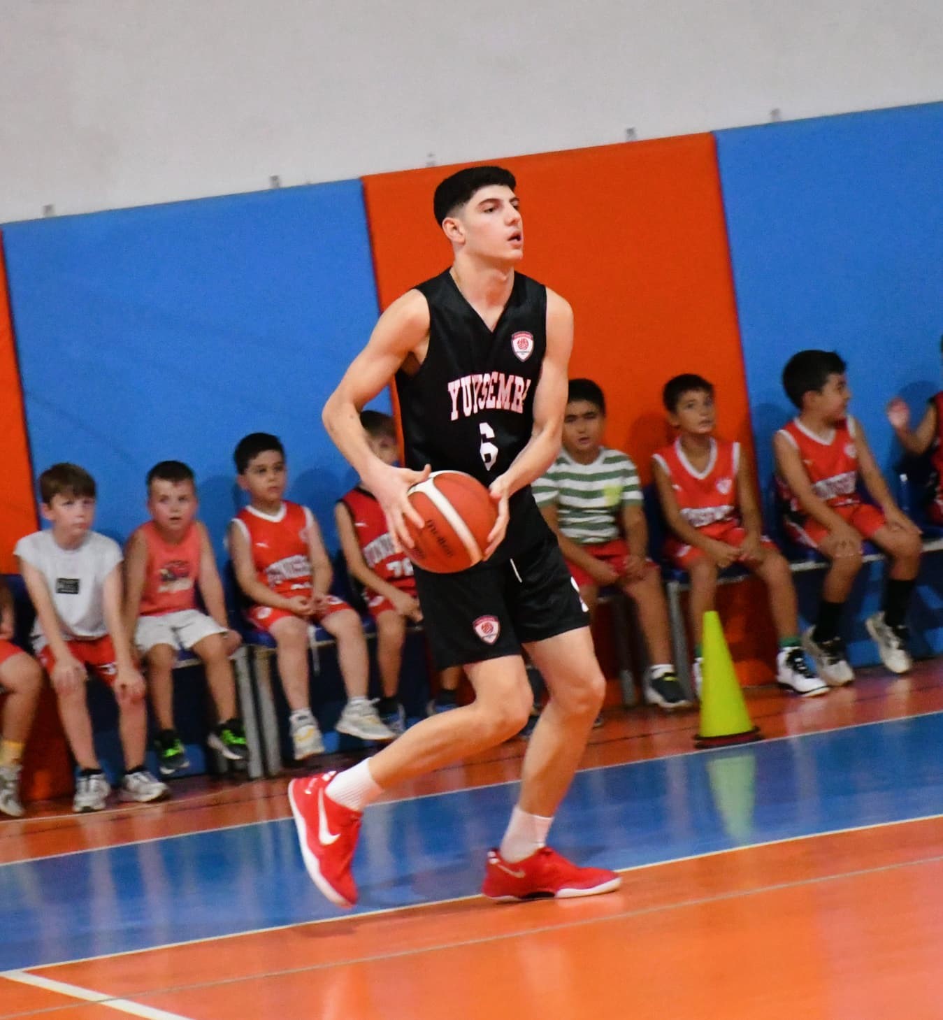 Yunusemre Belediyespor potada geleceğe yatırım yapıyor