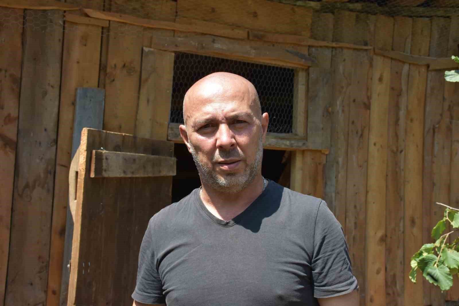Dükkanını kapattı, köyünde hobi olarak başladığı tavukçulukta müşterilere yetişemiyor