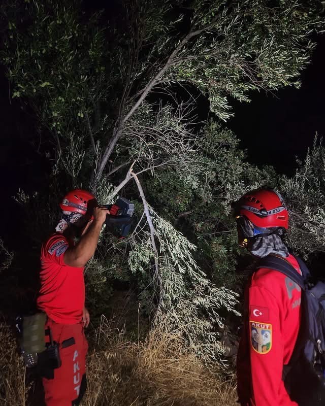Ayvacık&rsquo;ta kaybolan alzaymır hastası aranıyor