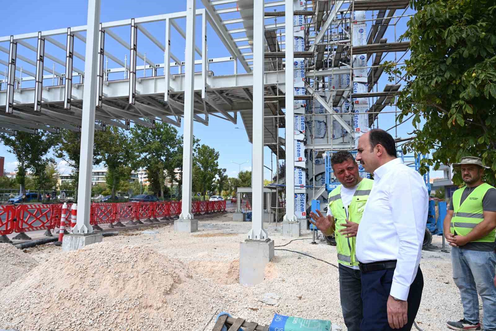 Başkan Altay yapımı son aşamaya gelen Yazır yaya üst geçidi inşaatını inceledi