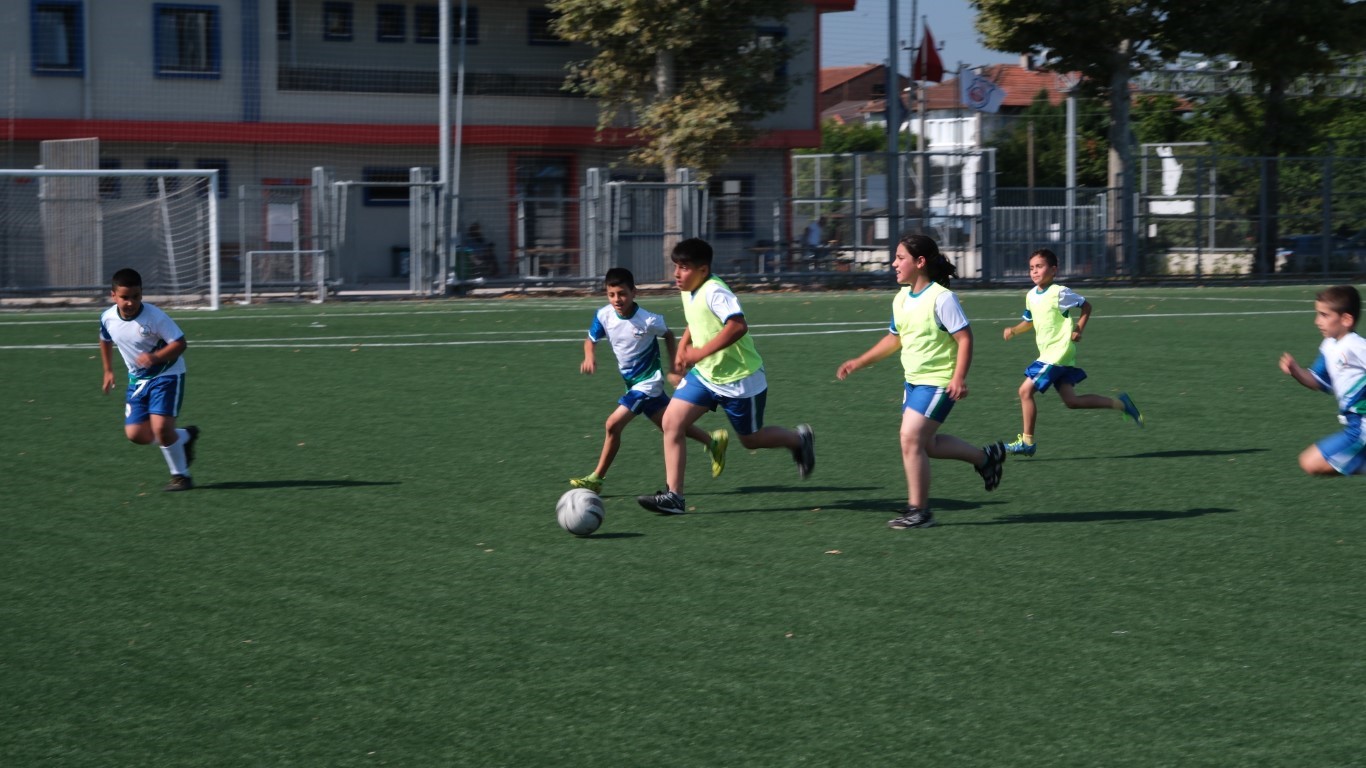 &Ccedil;ocuklar yazın rotasını spora &ccedil;evirdi