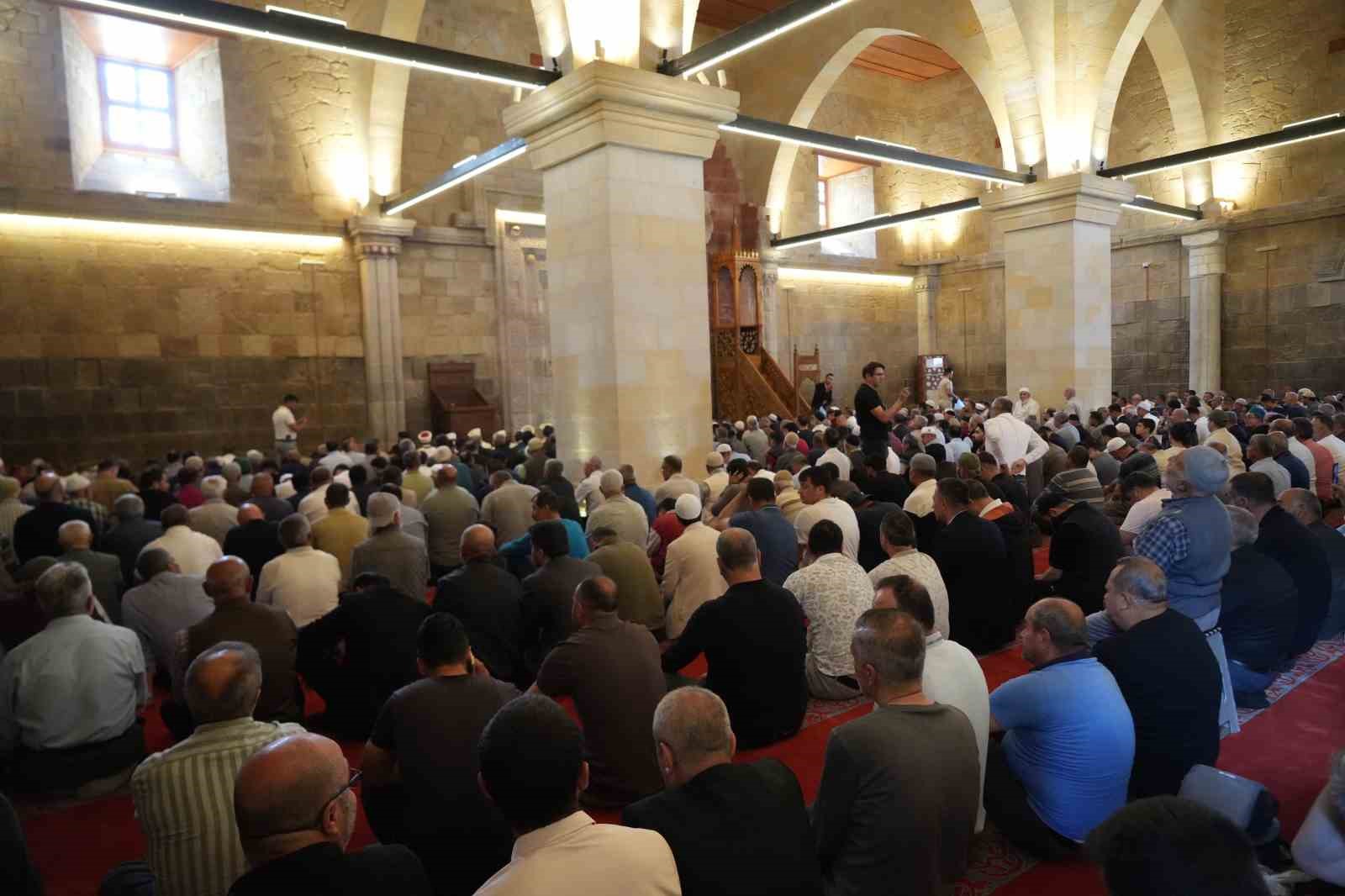 691 yıllık Sungurbey Camii yeniden ibadete açıldı