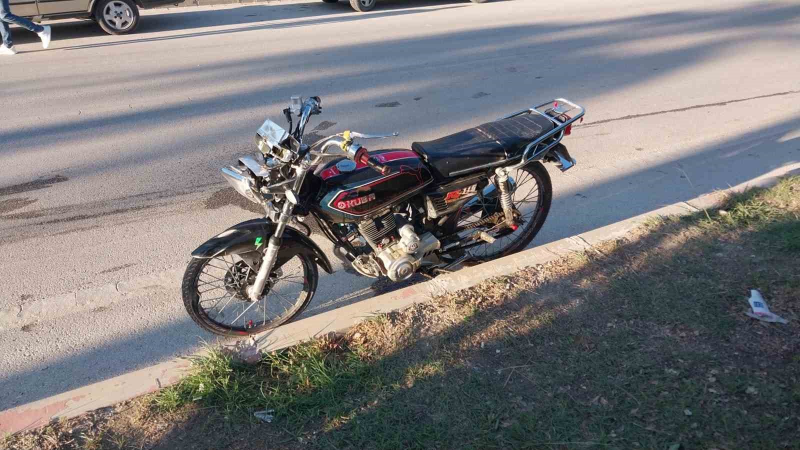Direğe çarpan motosikletin sürücüsü hayatını kaybetti