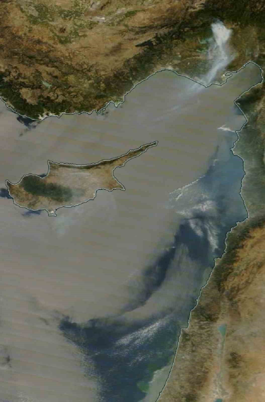 Adana’daki orman yangını uydudan bile görünüyor