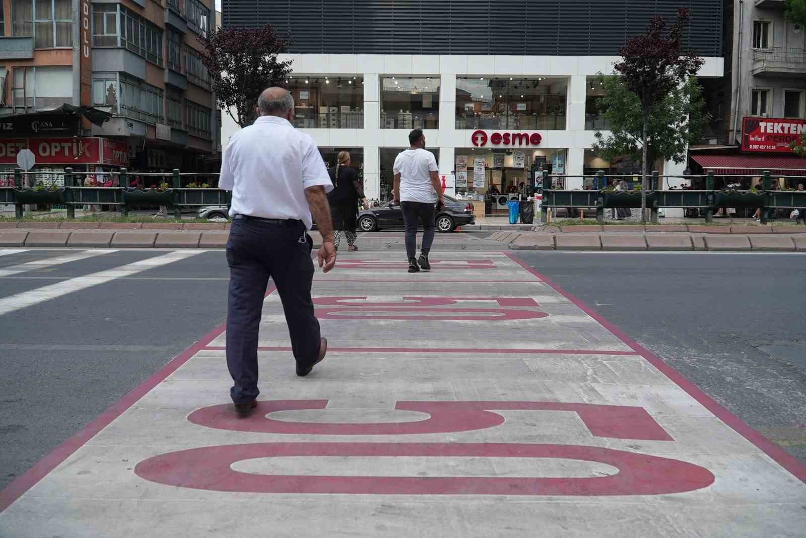 UKOME&rsquo;den İn&ouml;n&uuml; Bulvarı&rsquo;nda yaya ge&ccedil;idi d&uuml;zenlemesi: Ama&ccedil; can g&uuml;venliğinin artırılması