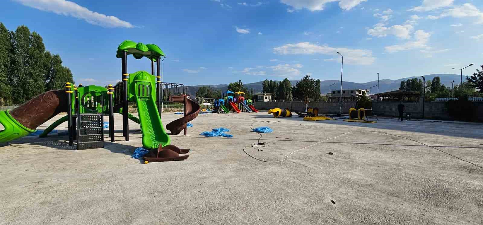 Hask&ouml;y&rsquo;de harabeye d&ouml;nen park yenilendi