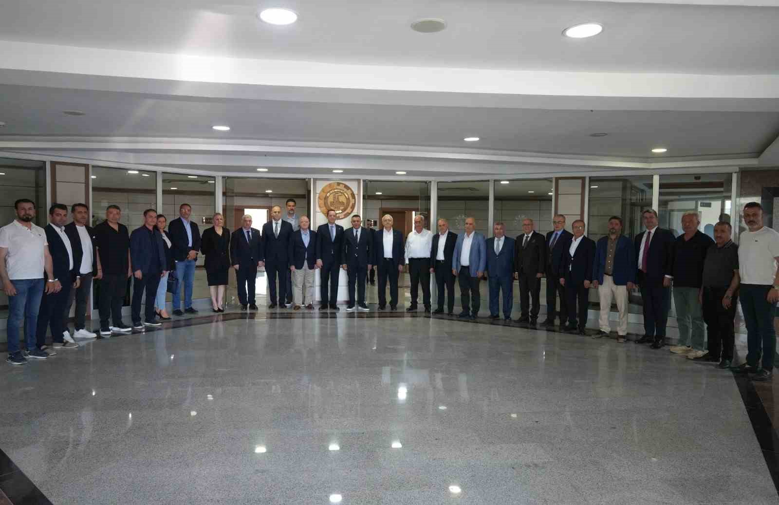 Sadıkoğlu’ndan ihracatçı birliklerine logo ve marka çağrısı