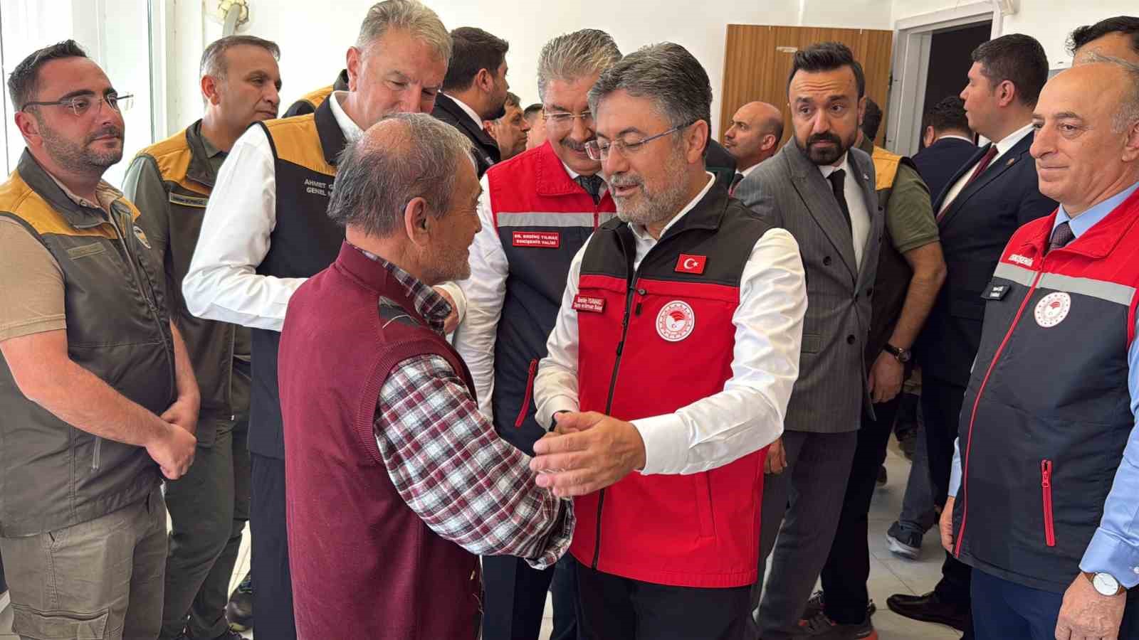 Bakan Yumaklı: "Bitkisel üretimde Cumhuriyet tarihimizin rekorunu bekliyorum"