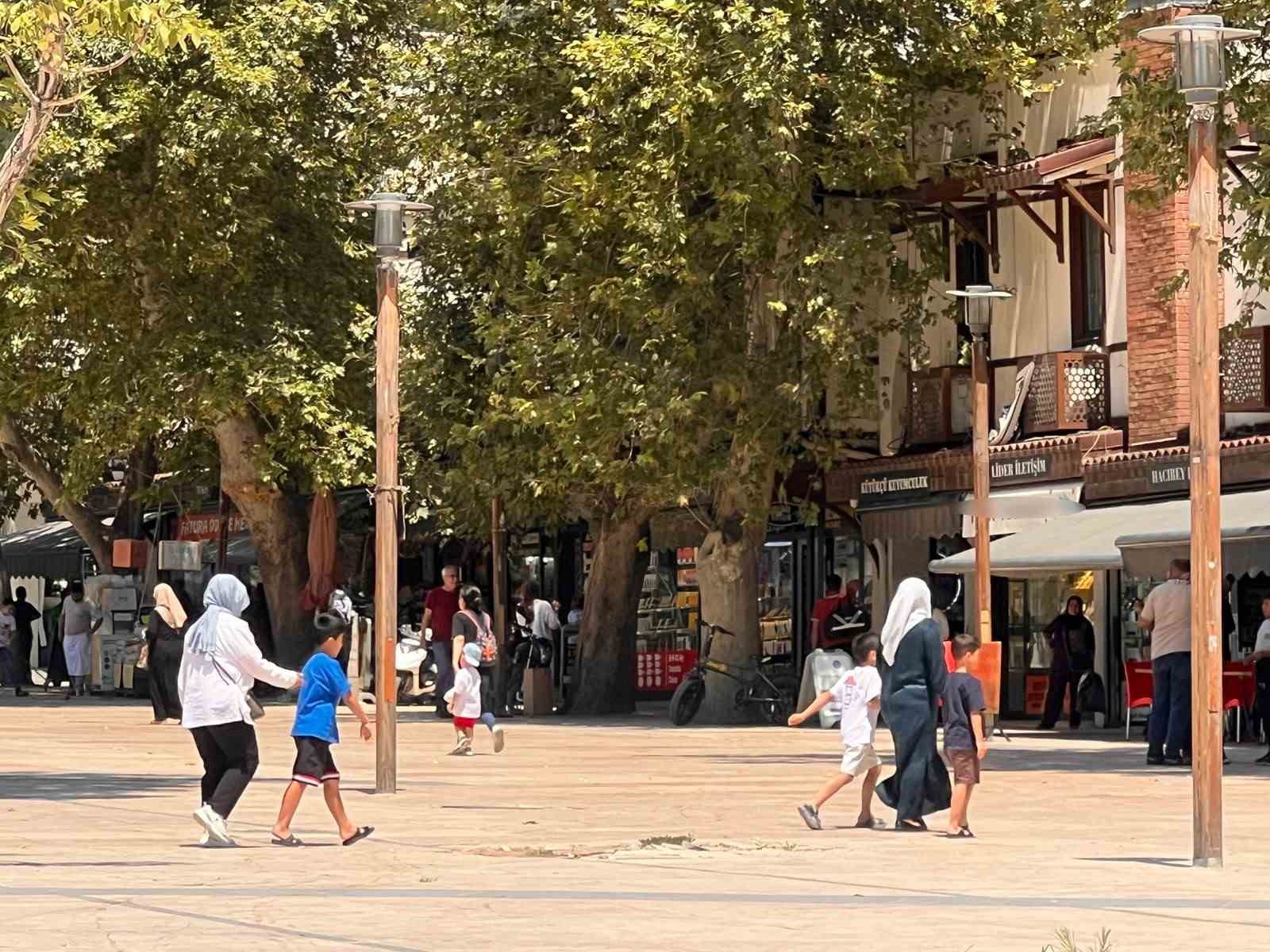 Kahramanmaraş’ta bunaltıcı sıcaklar etkili oluyor