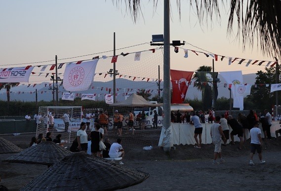 Köyceğiz Plaj Hentbolu Turnuvası gösteri maçı ile başladı