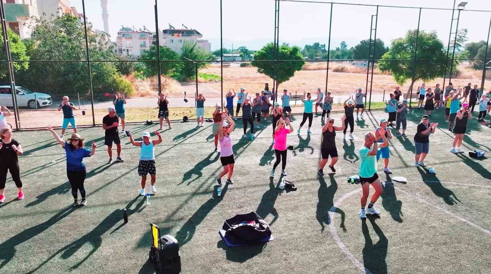 Didim’de ücretsiz sabah egzersizleri dört noktada sürüyor