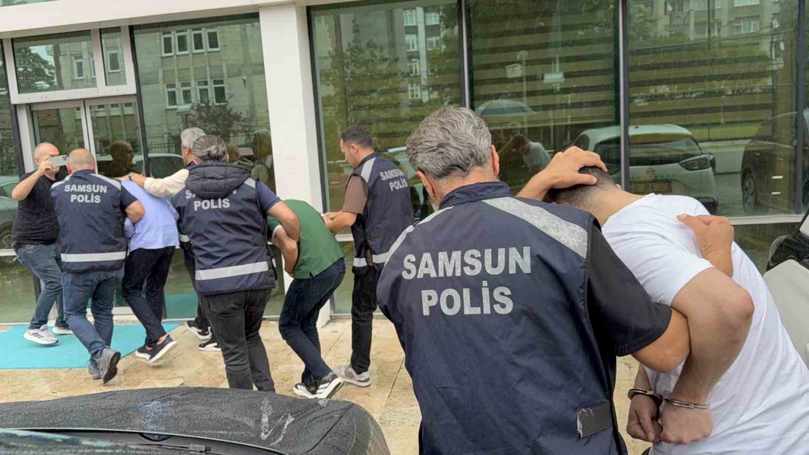 Ağlayan kadını fark eden Samsun polisinin operasyonu ile yakalanan 3 kişi tutuklandı