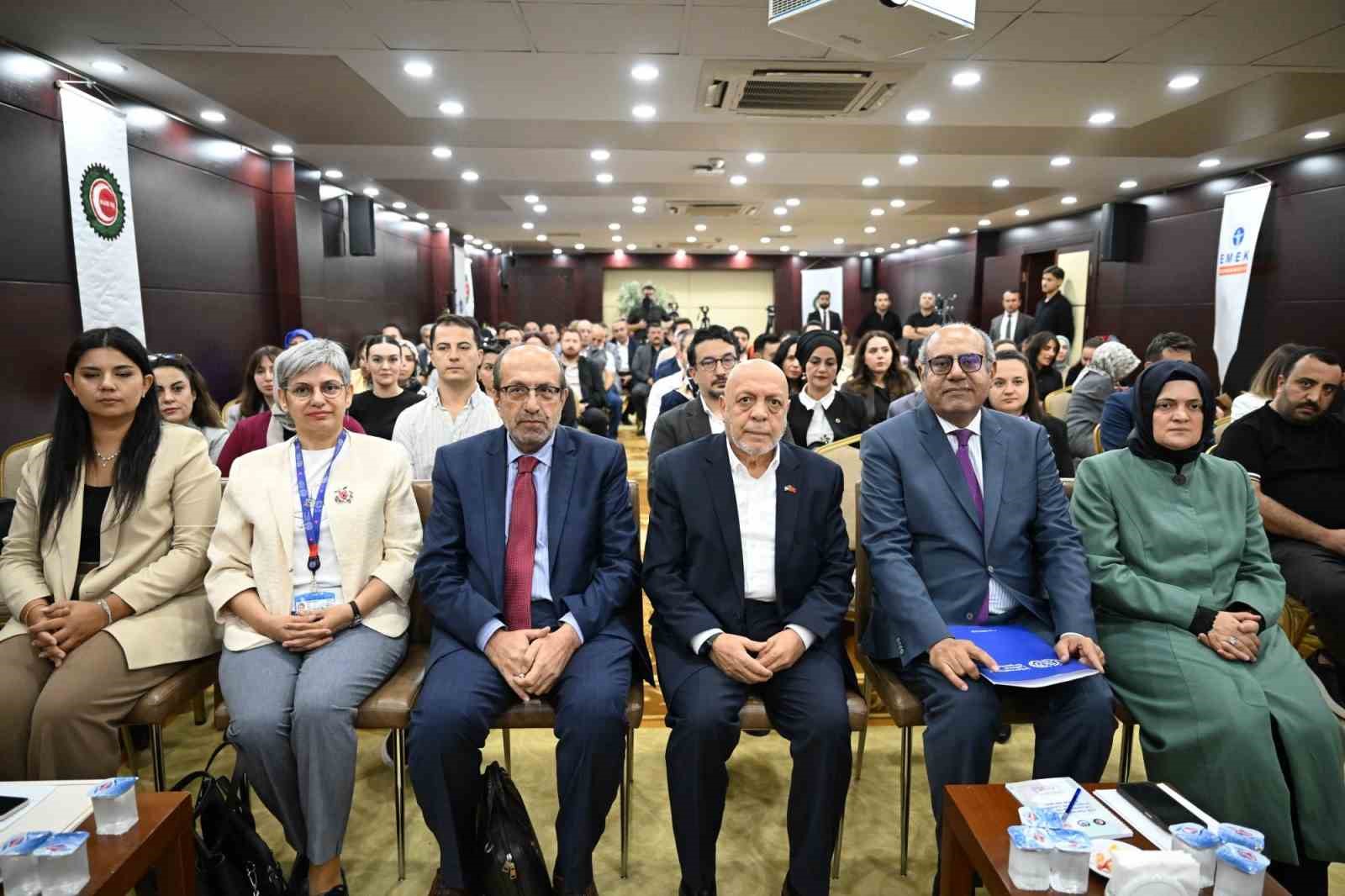 HAK-İŞ Başkanı Arslan: "18 Eylül’ü her yıl daha geniş kapsamlı şekilde konuşmaya devam edeceğiz"