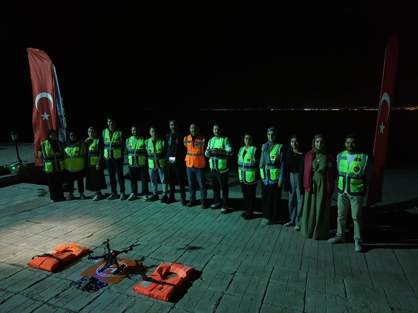 KUT ekibinden Van Gölü’nde gerçeğini aratmayan tatbikat