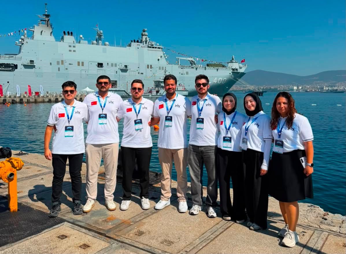Sivaslı &ouml;ğrencilerin geliştirdiği insansız deniz aracına TEKNOFEST&rsquo;ten &ouml;d&uuml;l