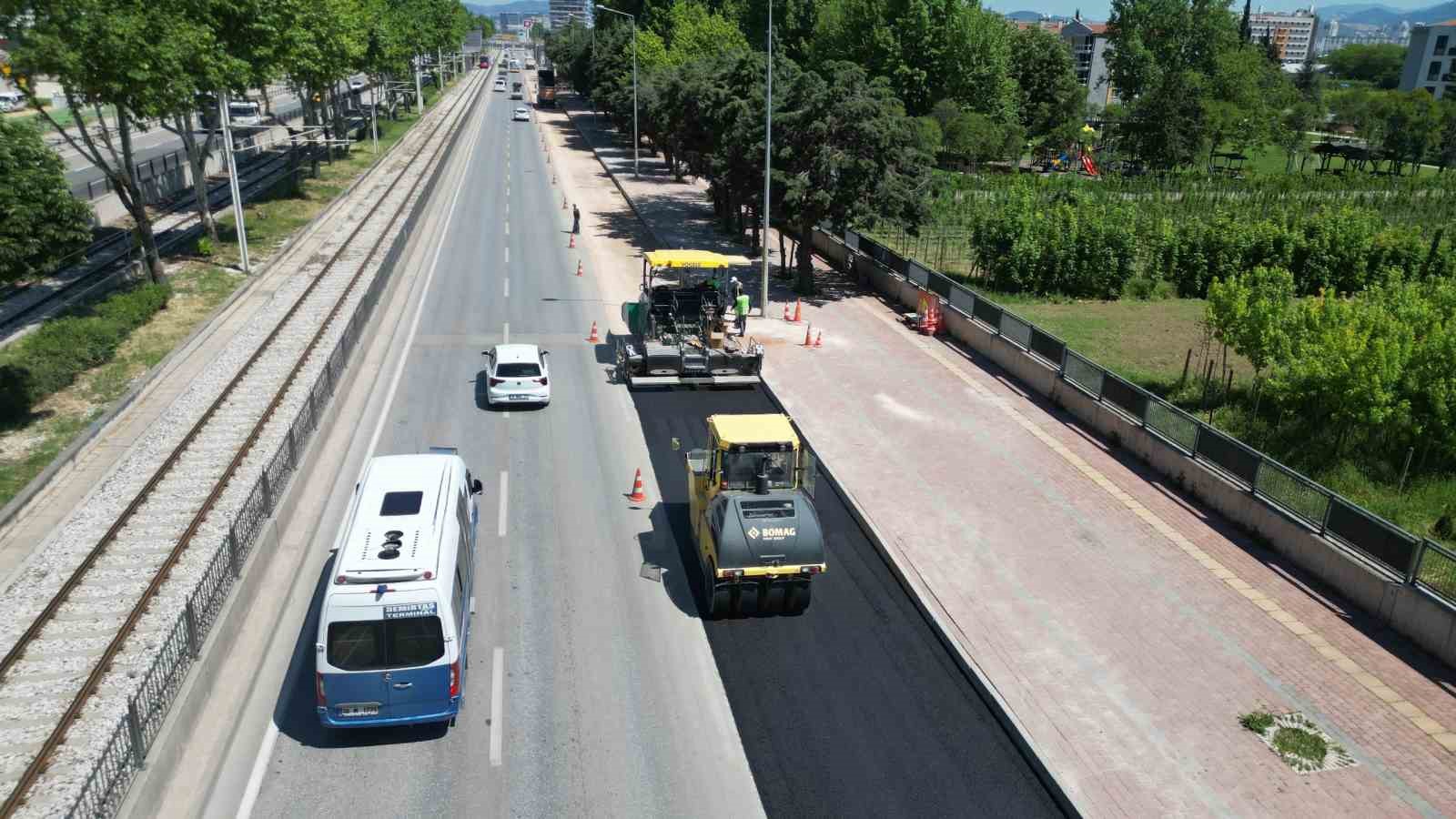 İstanbul Yolu&rsquo;nda hummalı asfalt &ccedil;alışması