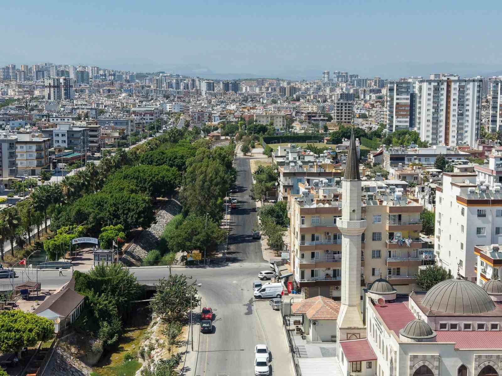 Tarsus&rsquo;ta 17 sokak 10 bin ton sıcak asfaltla yenilendi