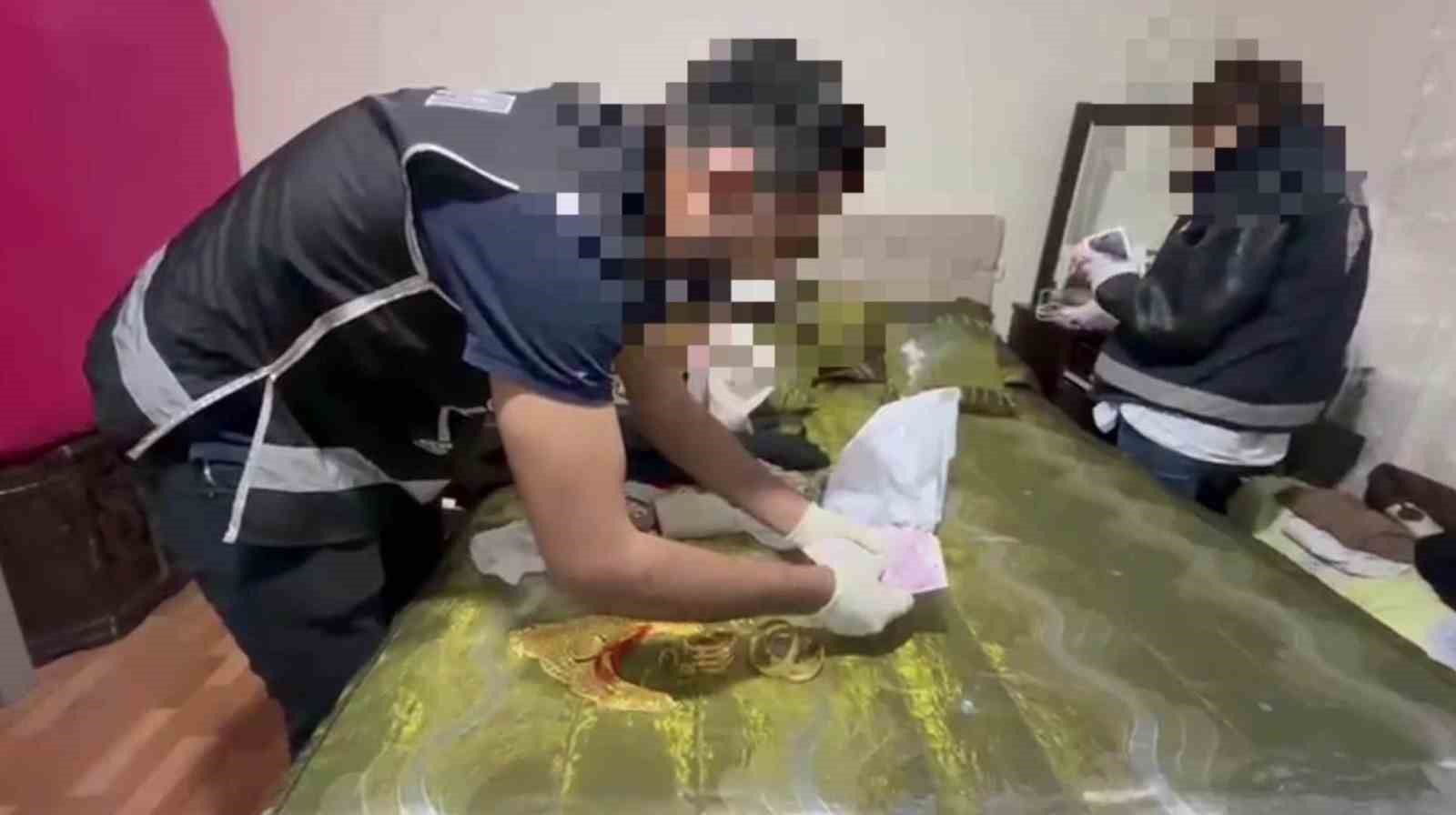 Düğünde takılan altınlar bulundu