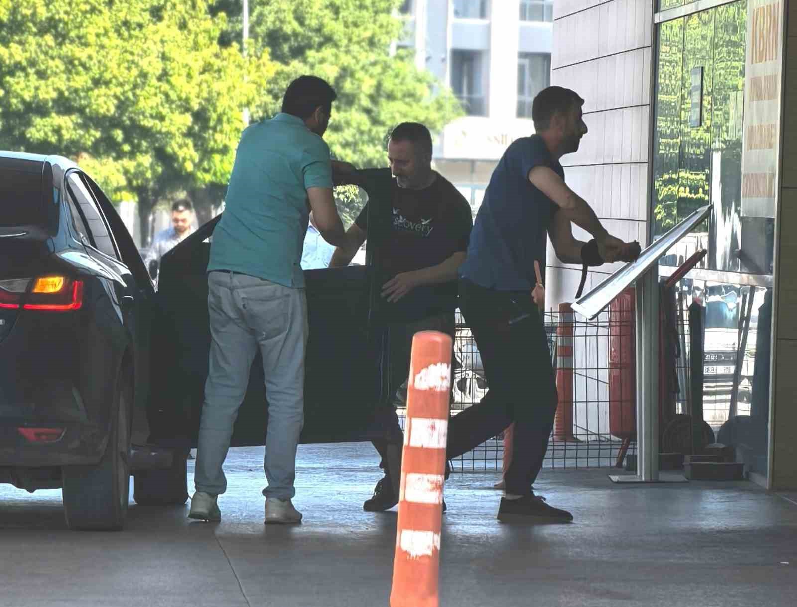 Elini makineye kaptıran iş&ccedil;inin parmağı koptu