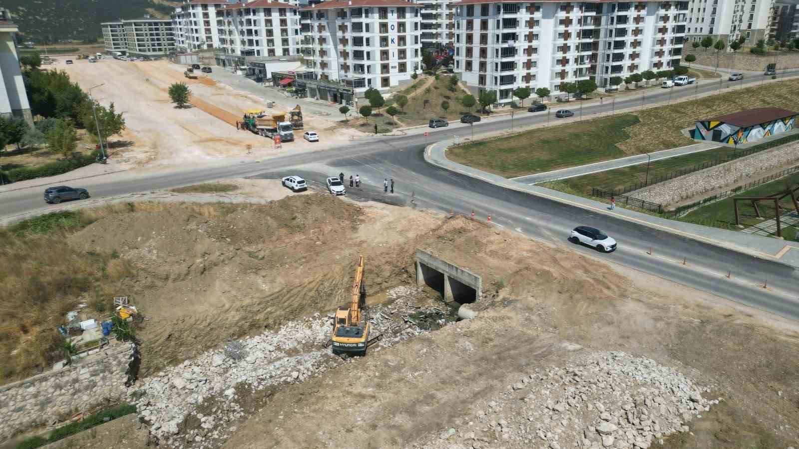 Büyükşehir’den Balkan Mahallesi’nde yoğun mesai