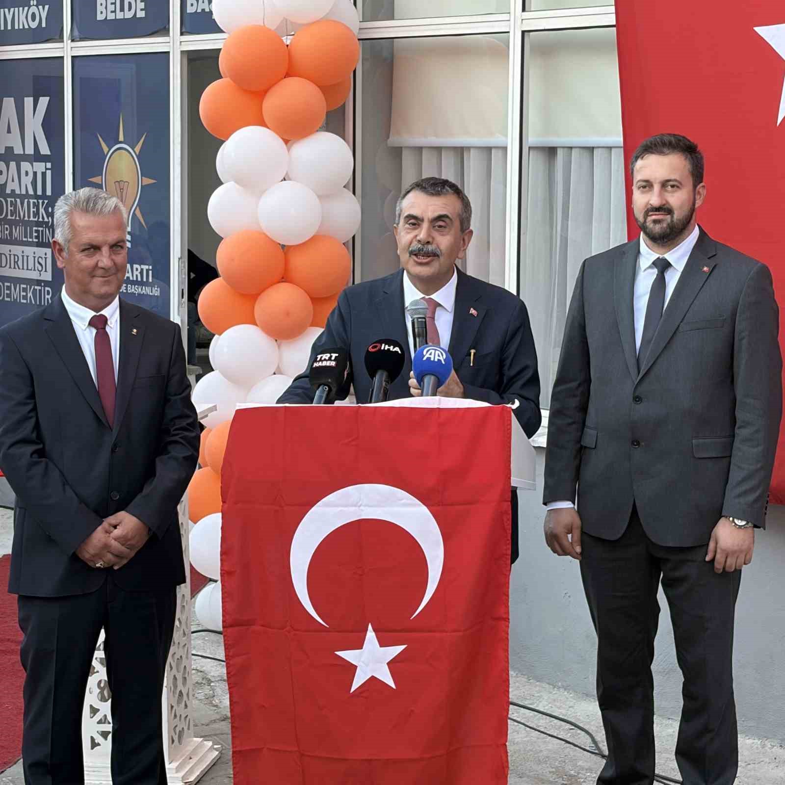Milli Eğitim Bakanı Tekin: "Mottomuz, &rsquo;T&uuml;rkiye&rsquo;de artık hi&ccedil;bir şey eskisi gibi olmayacak&rsquo; yani hizmeti vatandaşın ayağına g&ouml;t&uuml;receğiz"