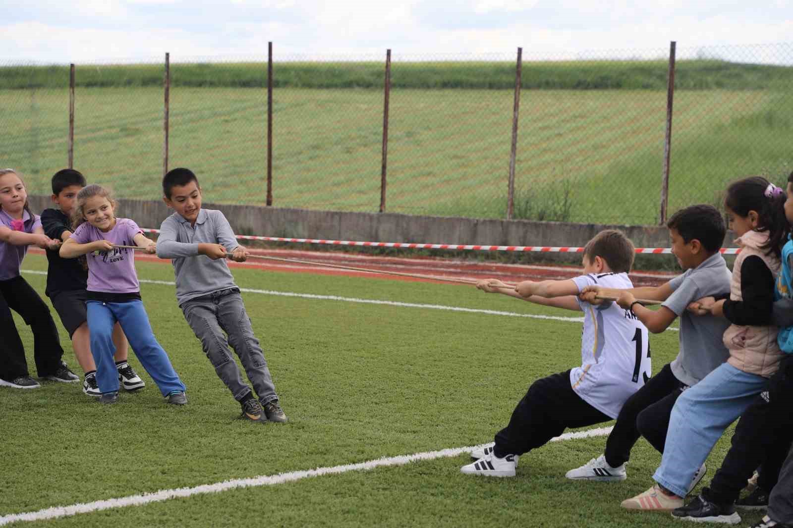 Eflani&rsquo;de gen&ccedil;ler spor ve eğlenceyle buluştu