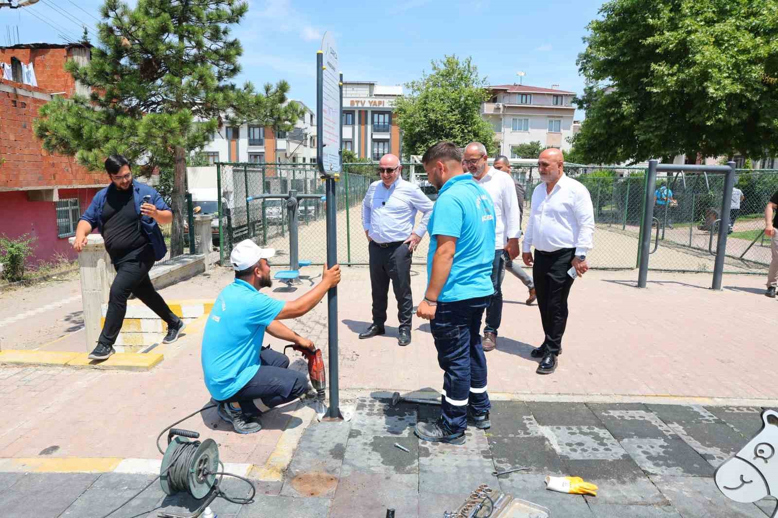 Darıca’da 100 kişilik ekiple yaz temizliği sürüyor