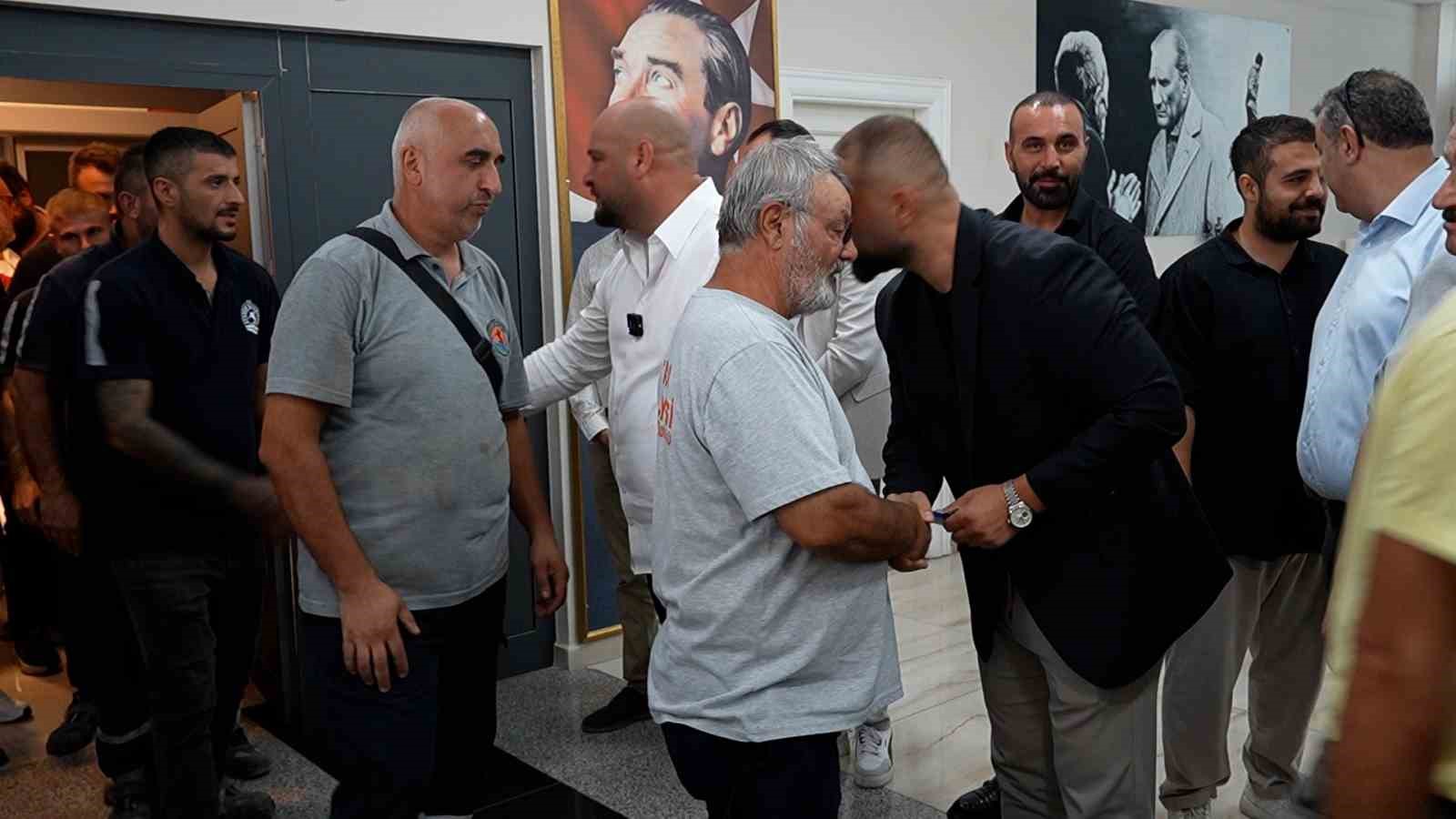 Başkan T&uuml;rkel: "Teminat mektubu imzalanır imzalanmaz maaşlar &ouml;denecek"