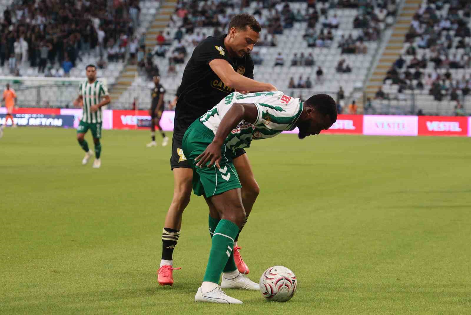 Trendyol S&uuml;per Lig: Konyaspor: 0 - &Ccedil;aykur Rizespor: 0 (İlk yarı)