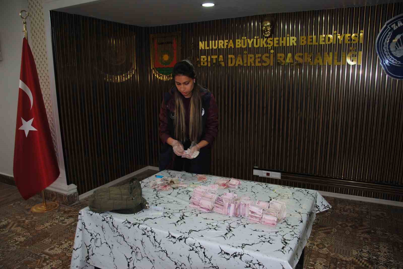 Dilencinin &uuml;zerinden &ccedil;ıkan para şaşırttı