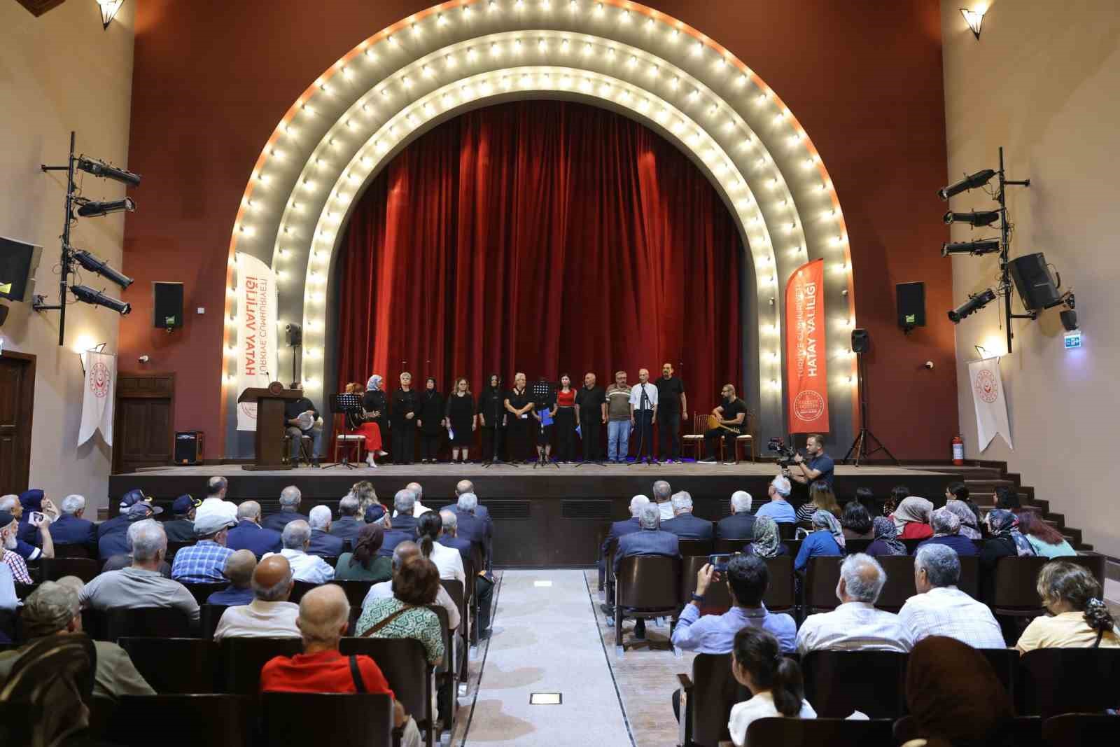 Hatay’da yaşlılar ve çocuklar 30 Ağustos Zafer Bayramı programında bir araya geldi