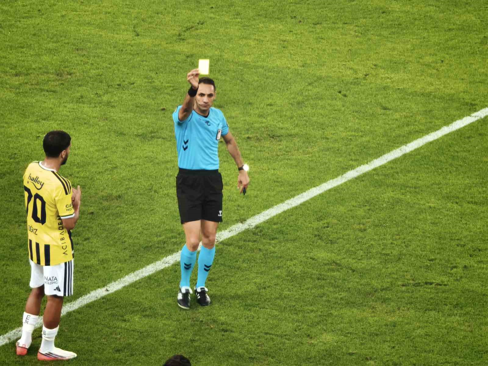Gençlerbirliği tribünlerinde kavga golle son buldu
