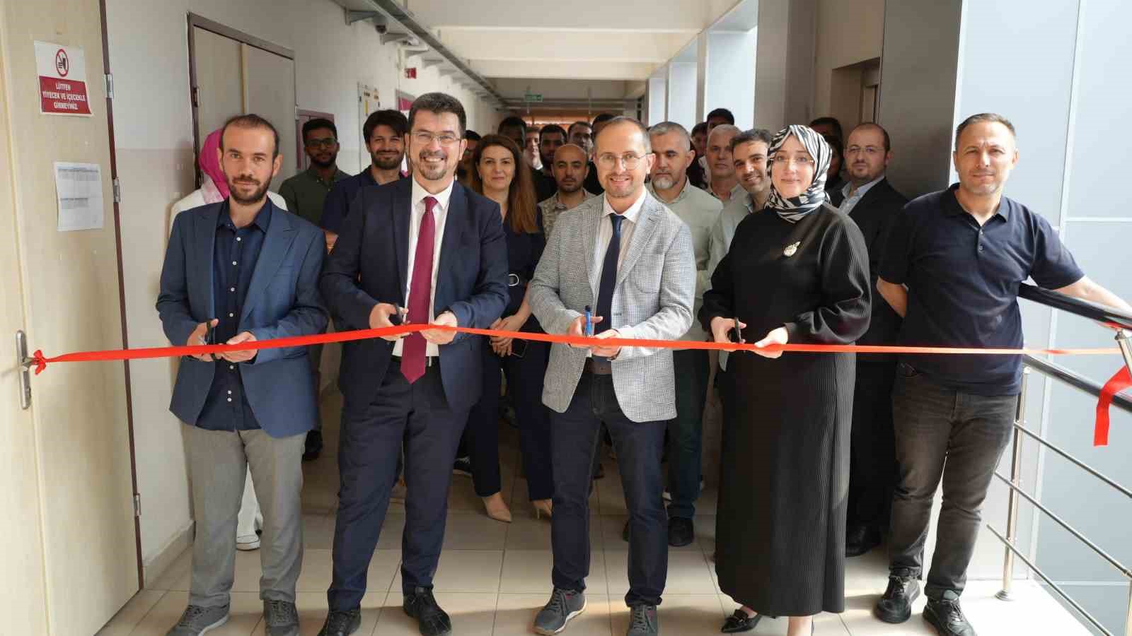 KB&Uuml;&rsquo;de yapay zekadan siber g&uuml;venliğe 220 proje tanıtıldı