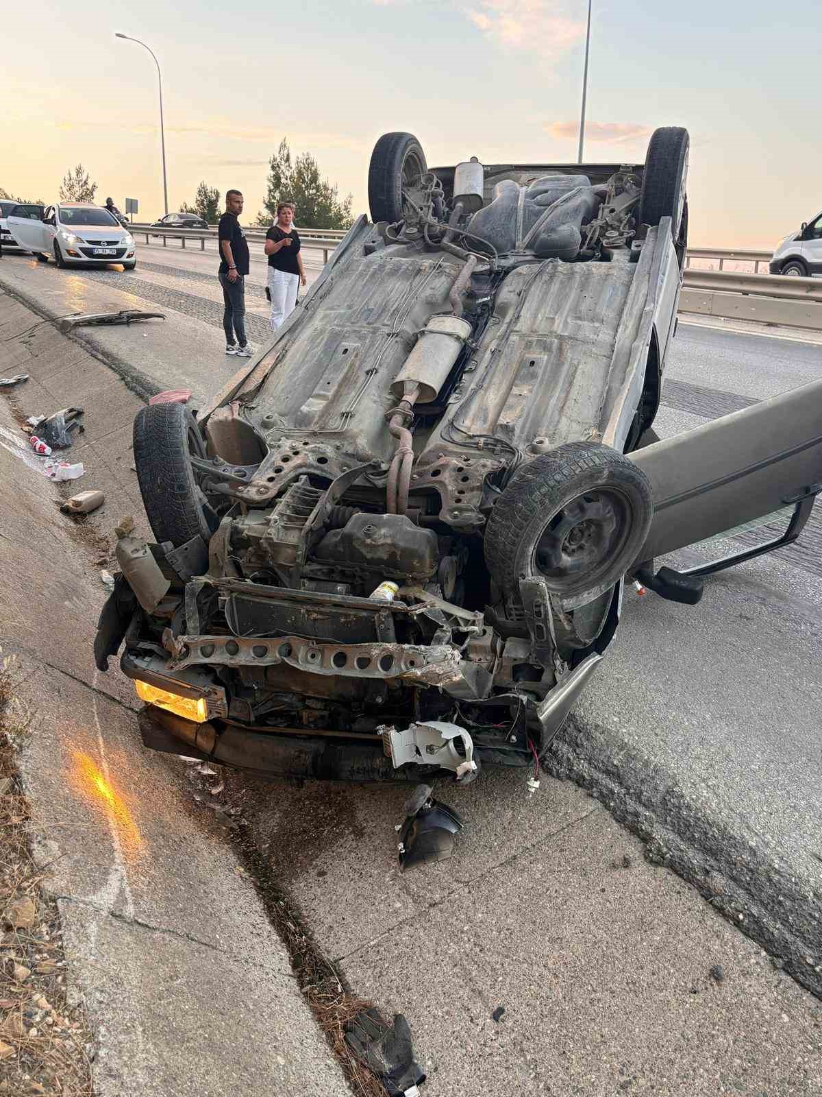 Bilecik’te otomobil ters döndü: 1 yaralı