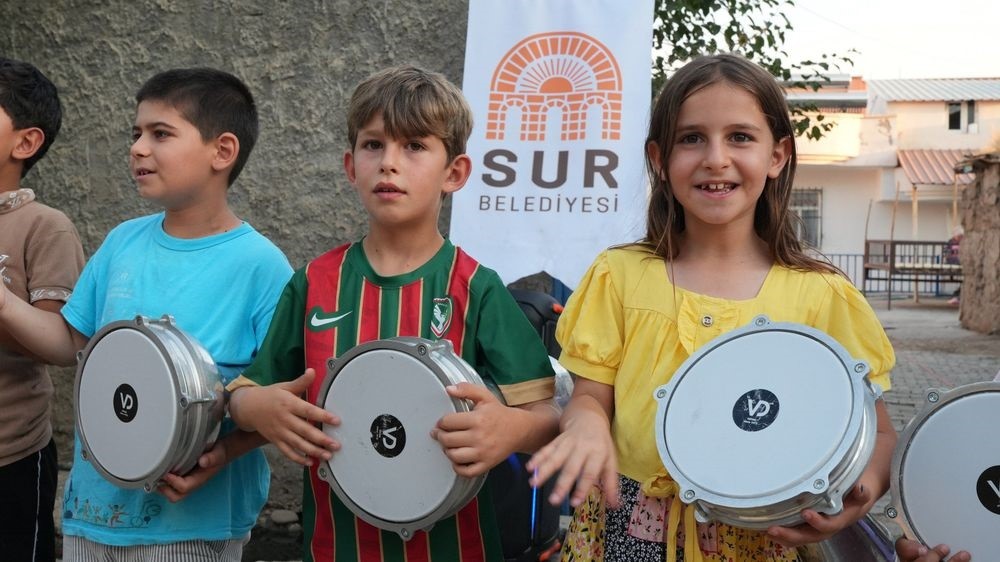 DBB&rsquo;den yerinde k&uuml;lt&uuml;r-sanat etkinliği: Gezici m&uuml;zik at&ouml;lyesi