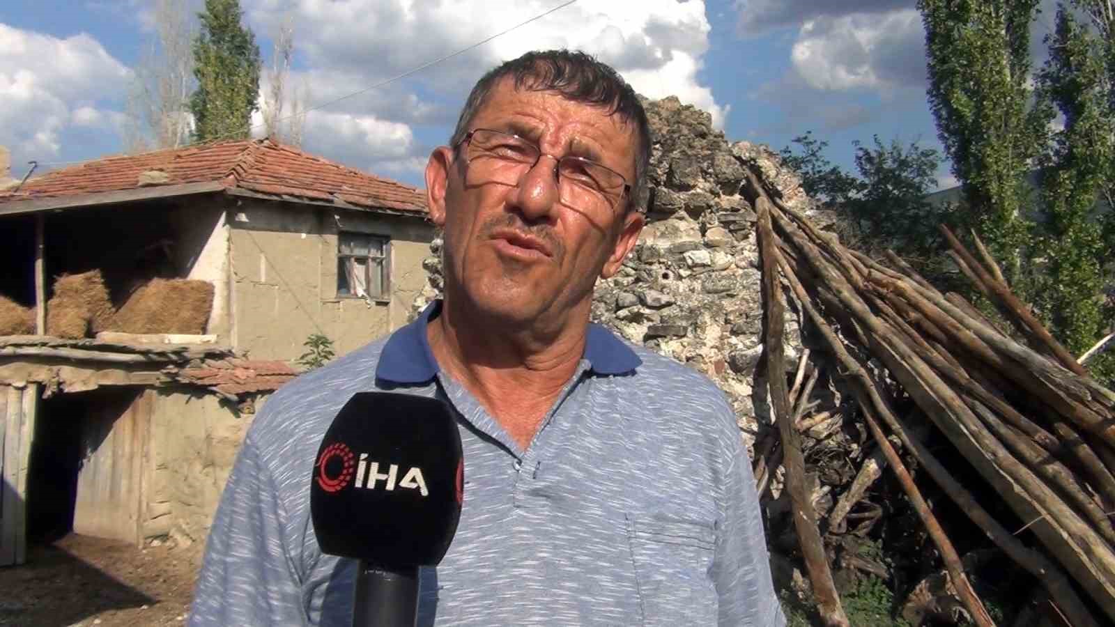 Atıl vaziyetteki hamam restore edilmeyi bekliyor
